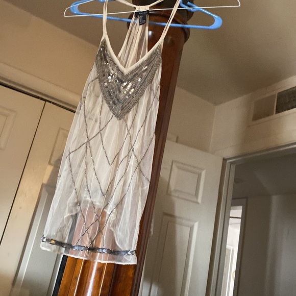 Small see through blouse embellished silver overtones - Picture 4 of 8